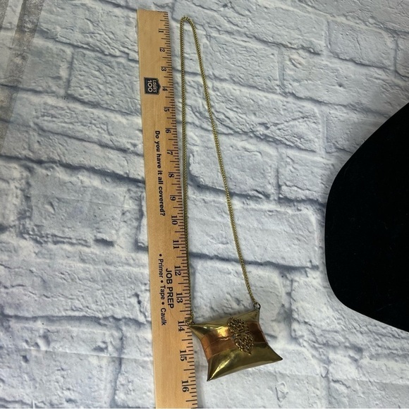 Vintage pillow purse necklace with brass and copper - Picture 6 of 7